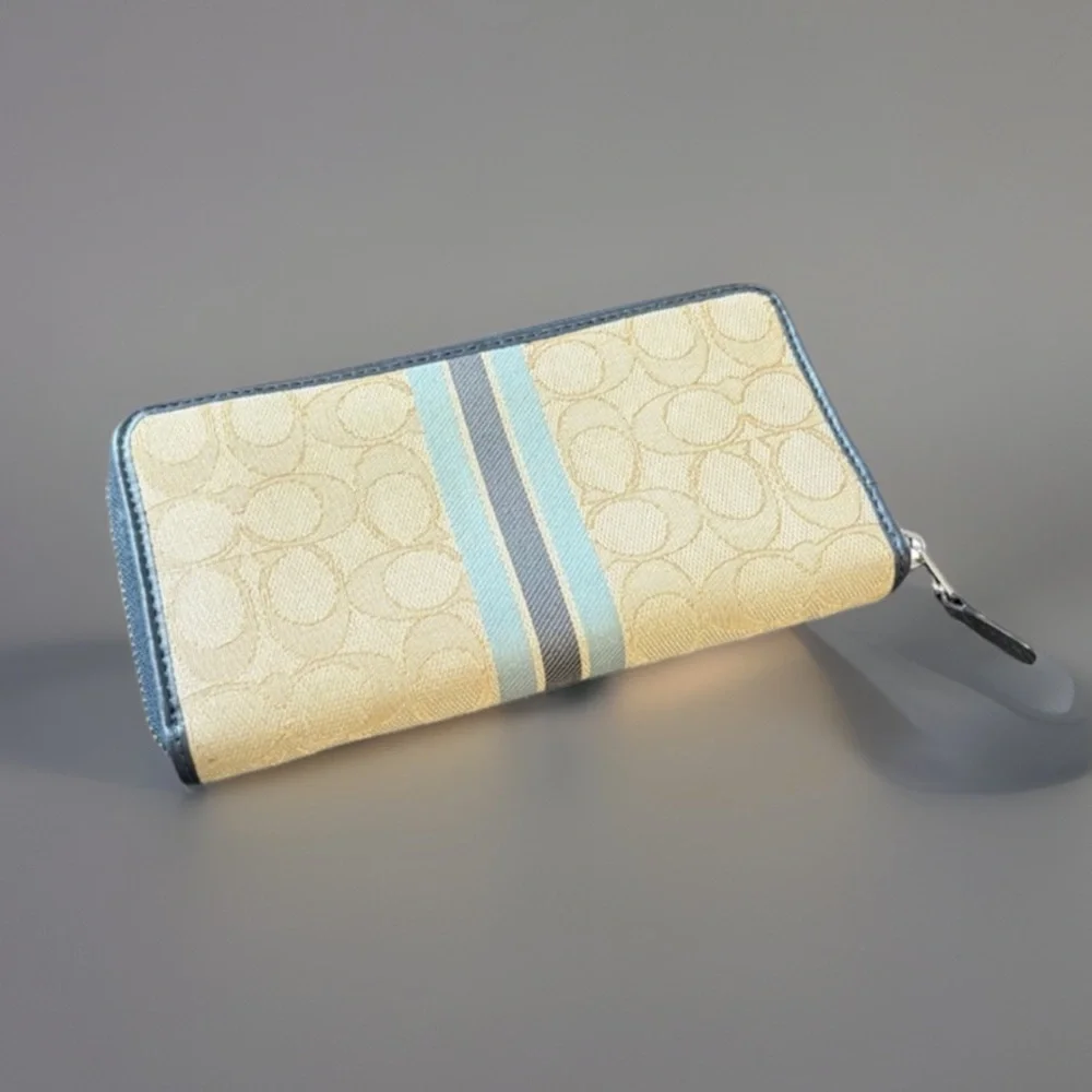 Coach Signature C Jacquard Cream and Blue Varsity Stripe Zip Around Wallet EUC - Picture 2 of 7